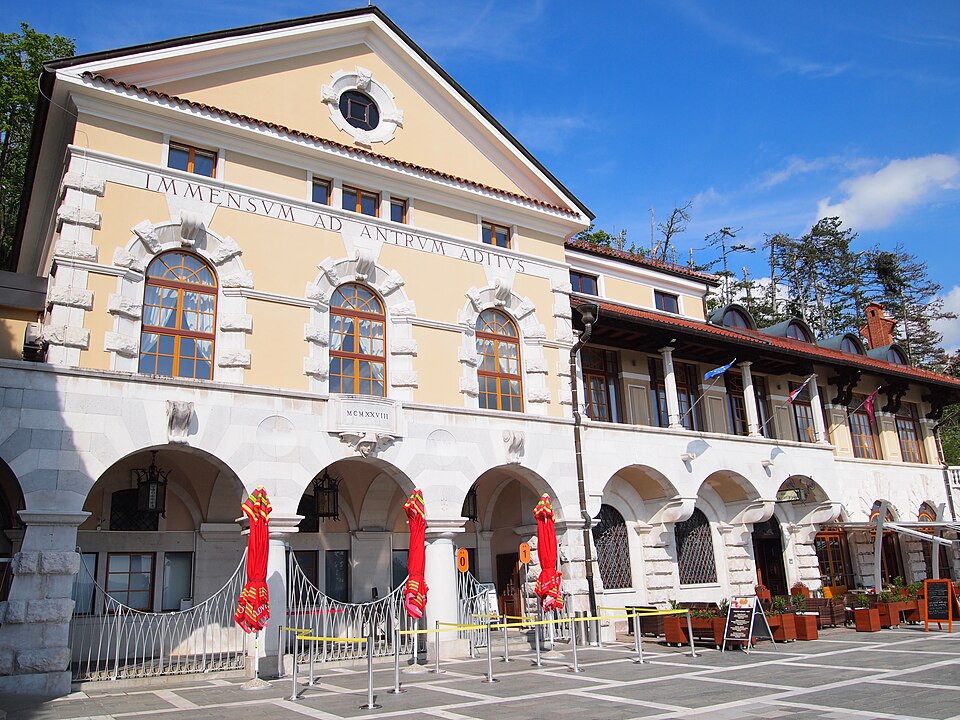 Postojna – fotografija mesta