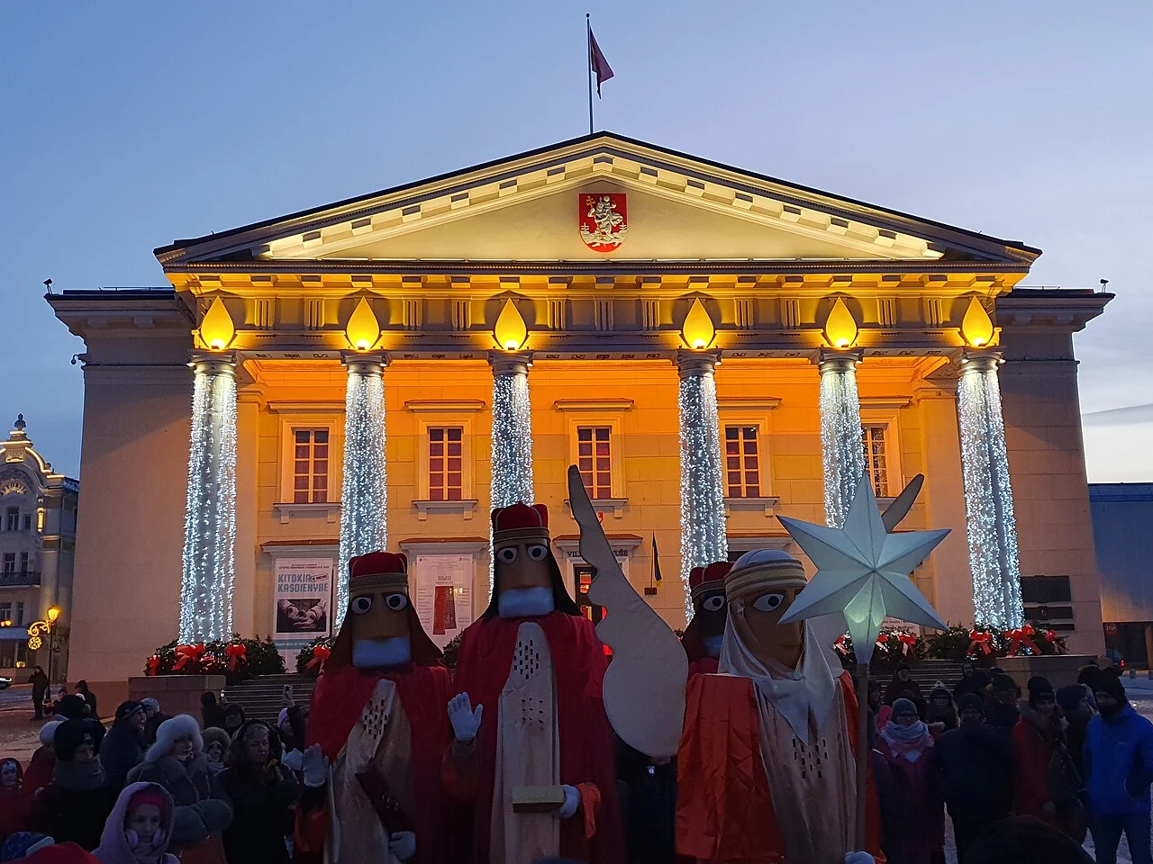Sprevod s figurami svetih treh kraljev