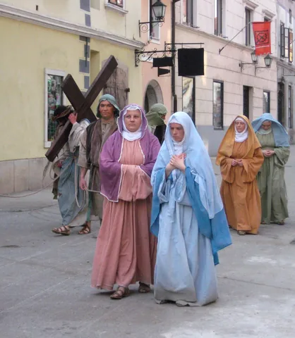 Igralci v prizoru Škofjeloškega pasijona