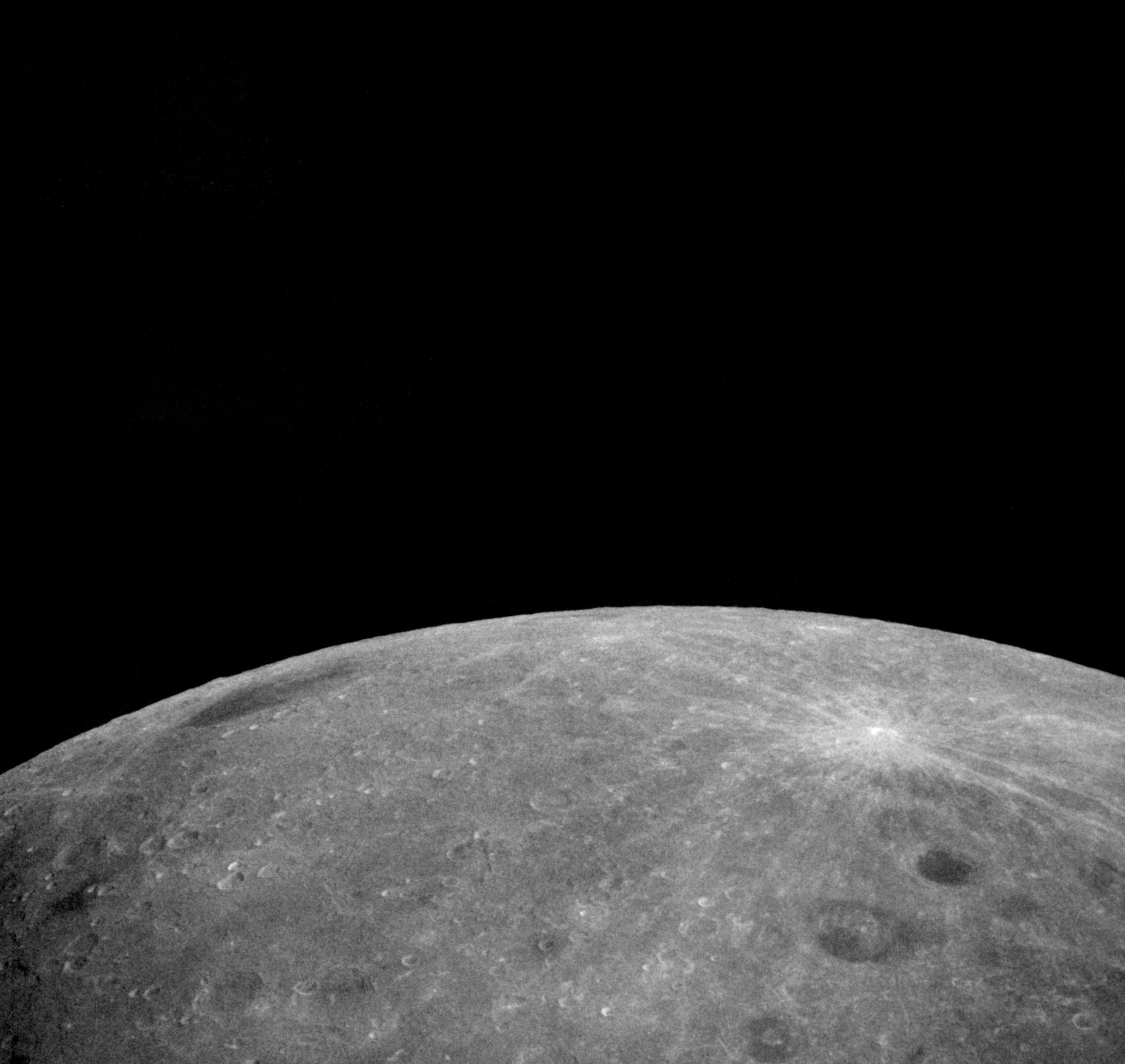 Fotografirano lunino površje med misijo Apollo 8